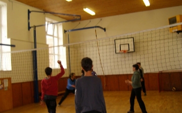 Utkání maminek a dětí v přehazované - červen 2015