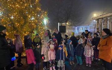 Rozsvícení stromku na návsi